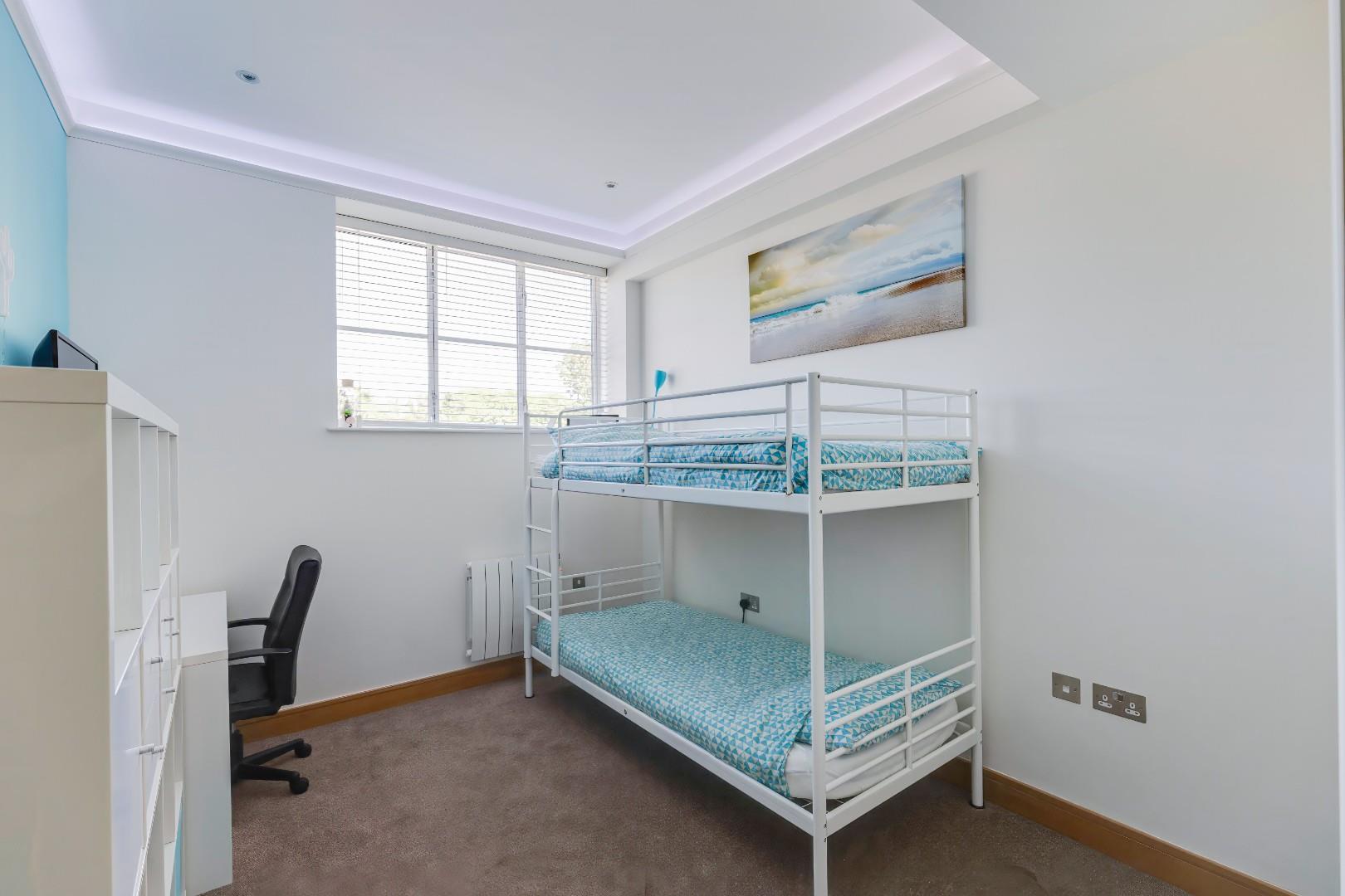 115 Headlands, Hayes Point, Sully, CF64 5QH
